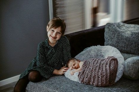newborn-baby-geschwister-fotoshooting-neugeborenenfotografie-natalie-schampaul-43.jpg