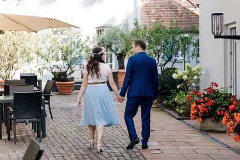 standesamt-portraits-hochzeit-vintage-blumenkranz-hochzeitsfotograf-natalie-schampaul-mannheim-20.jpg