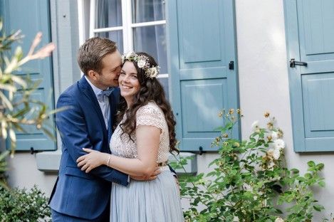 standesamt-portraits-hochzeit-vintage-blumenkranz-hochzeitsfotograf-natalie-schampaul-mannheim-5.jpg