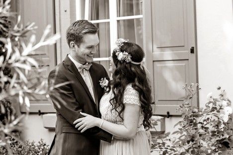 standesamt-portraits-hochzeit-vintage-blumenkranz-hochzeitsfotograf-natalie-schampaul-mannheim-7.jpg