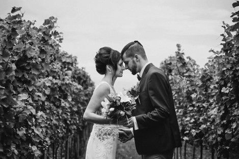 weinstrasse-pfalz-deidesheim-hochzeit-weinberge-weinlaube-brautpaar-hochzeitsfotos-fotoshooting-natalie-schampaul-21.jpg