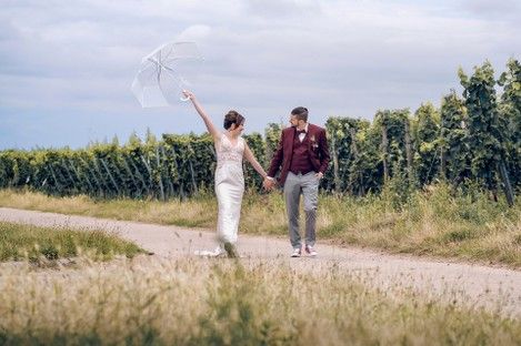 weinstrasse-pfalz-deidesheim-hochzeit-weinberge-weinlaube-brautpaar-hochzeitsfotos-fotoshooting-natalie-schampaul-26.jpg