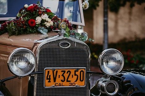 brautauto-hochzeitsauto-oldtimer-brautpaar-reportage-im-auto-fahrt-natalie-schampaul-7.jpg
