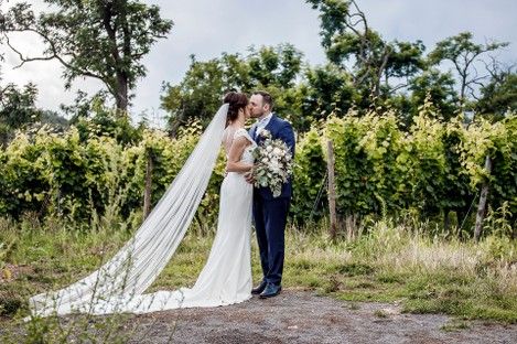 hochzeitsfotografie-hofgut-battenberg-pfalz-fotoshooting-brautpaar-shooting-hochzeitsfotografin-natalie-schampaul-pfalz-18.jpg
