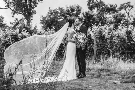 hochzeitsfotografie-hofgut-battenberg-pfalz-fotoshooting-brautpaar-shooting-hochzeitsfotografin-natalie-schampaul-pfalz-19.jpg