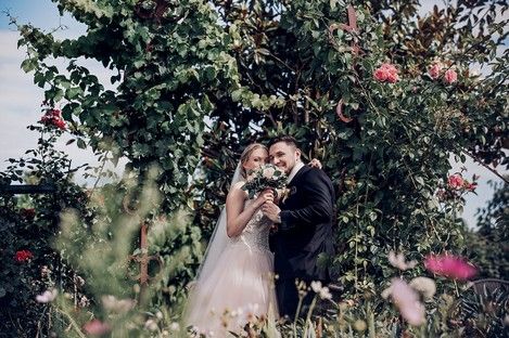 hochzeitsfotos-weingut-schroeder-heddesheim-brautkleid-rosa-fotograf-natalie-schampaul-4.jpg