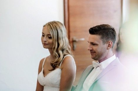 standesamt-hochzeit-standesamtliche-trauung-hochzeitsfotograf-first-look-natalie-schampaul-21.jpg