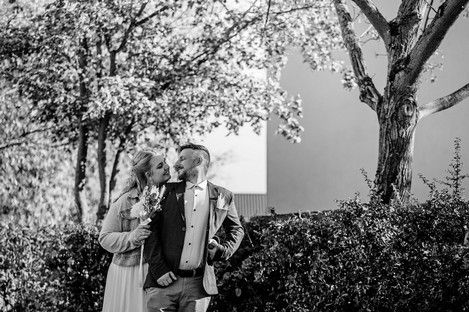 brautpaarfotos-hochzeitsfotos-jeansjacke-braut-bride-oktober-natalie-schampaul-20.jpg