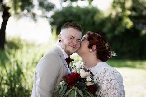 hochzeitsbilder-brautpaar-fotos-fotoshooting-hochzeit-brautpaarshooting-14.jpg