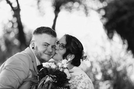 hochzeitsbilder-brautpaar-fotos-fotoshooting-hochzeit-brautpaarshooting-20.jpg