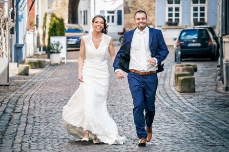 weinstrasse-pfalz-freinsheim-limburg-hochzeit-altstadt-burg-brautpaar-hochzeitsfotos-fotoshooting-natalie-schampaul-17.jpg
