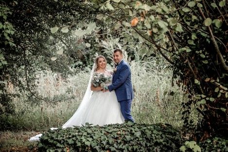 hochzeitsfotos-brautpaar-fotos-fotoshooting-hochzeit-brautpaarshooting-natalie-schampaul-24.jpg