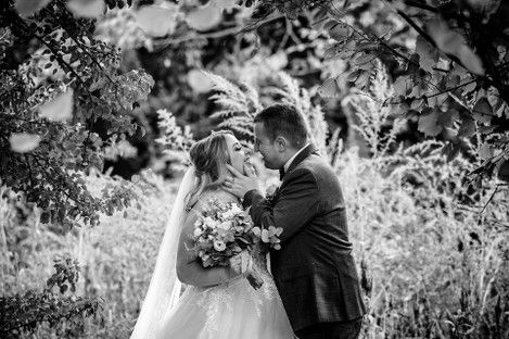 hochzeitsfotos-brautpaar-fotos-fotoshooting-hochzeit-brautpaarshooting-natalie-schampaul-27.jpg