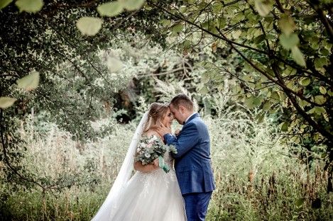hochzeitsfotos-brautpaar-fotos-fotoshooting-hochzeit-brautpaarshooting-natalie-schampaul-29.jpg