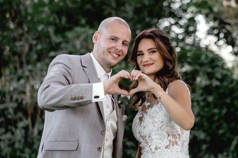 hochzeitsfotos-brautpaar-fotos-fotoshooting-hochzeit-brautpaarshooting-natalie-schampaul-66.jpg