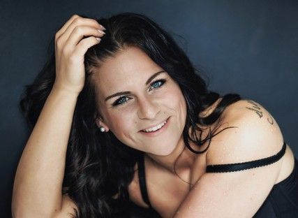 female-portrait-frauen-portraits-fotografie-fotoshooting-mannheim-natalie-schampaul-4.jpg